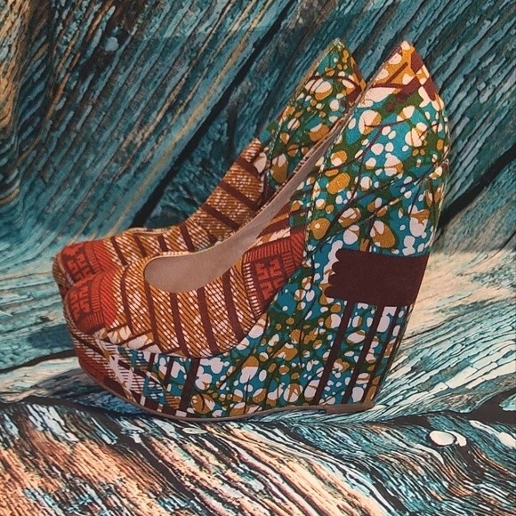 Aldo Size 37 Aztec Multicolored Pattern Wedges - Picture 1 of 3